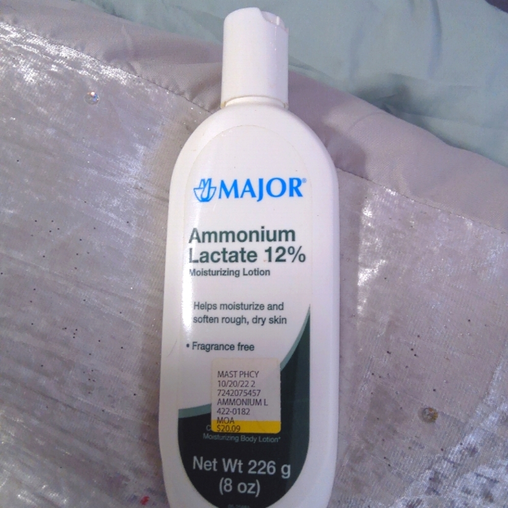Moisturizing lotion for rough skin men and women